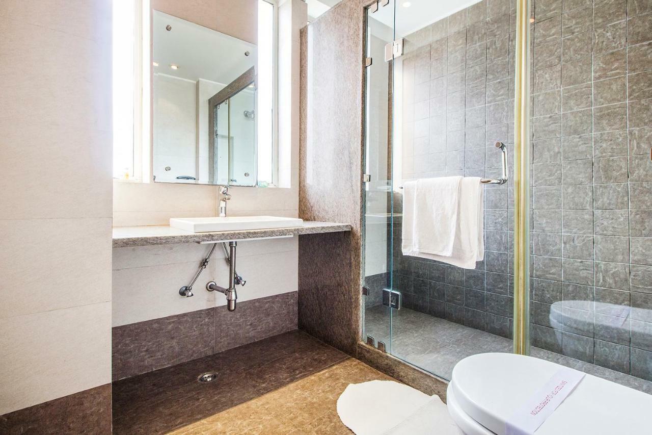 Fabhotel Raj Darbar Гургаон Экстерьер фото
