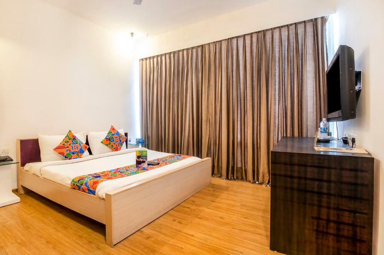 Fabhotel Raj Darbar Гургаон Экстерьер фото