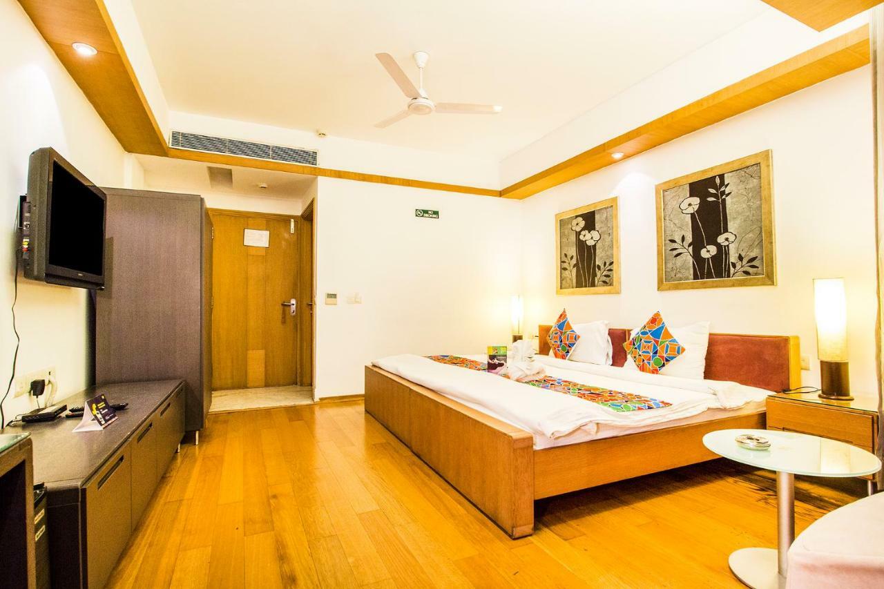 Fabhotel Raj Darbar Гургаон Экстерьер фото