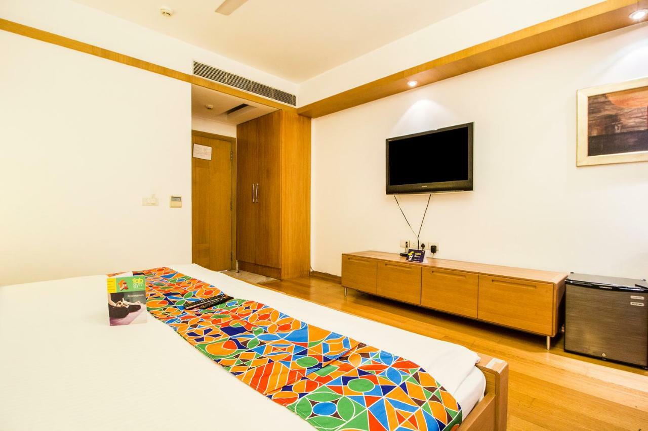 Fabhotel Raj Darbar Гургаон Экстерьер фото