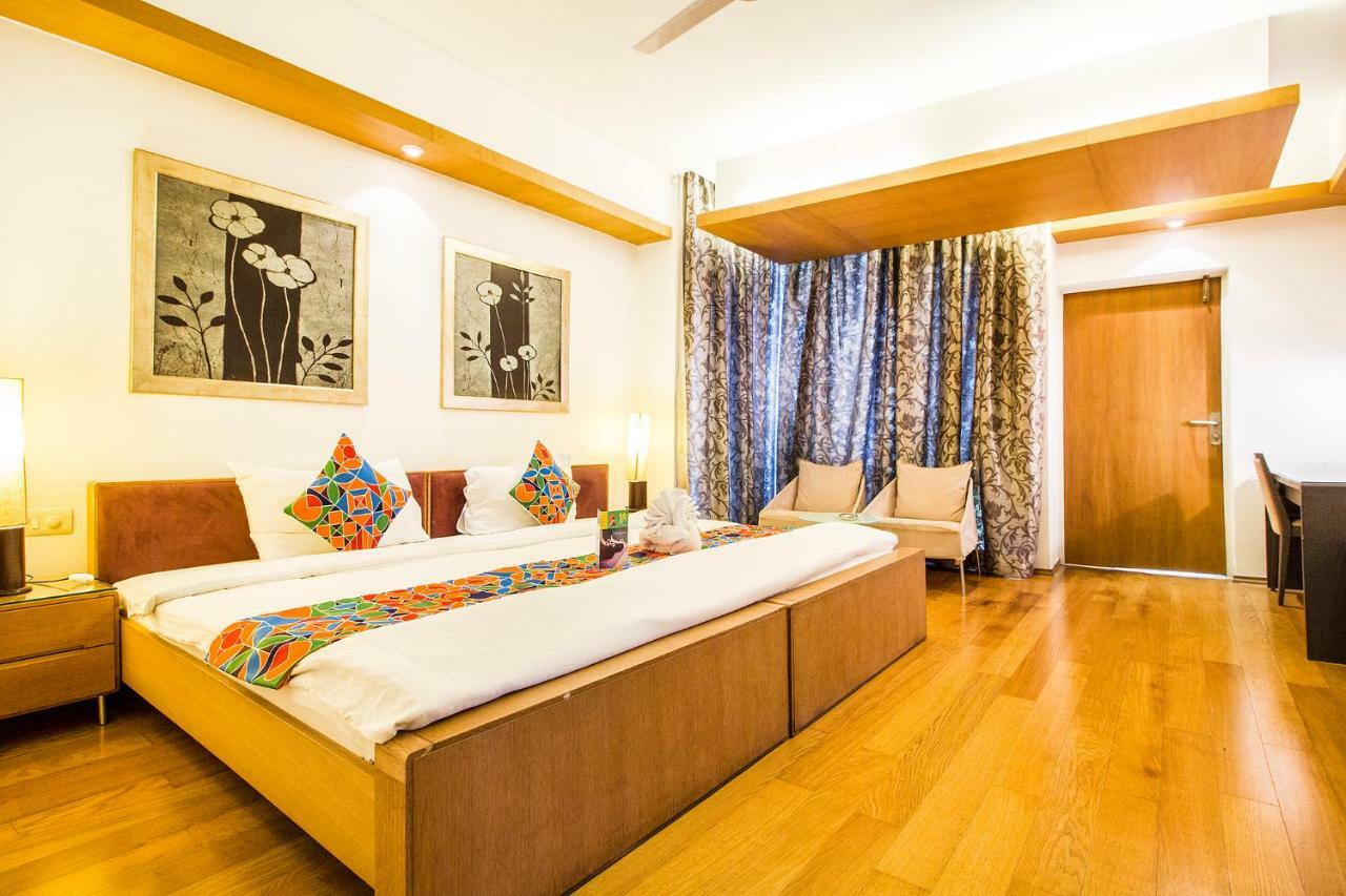 Fabhotel Raj Darbar Гургаон Экстерьер фото