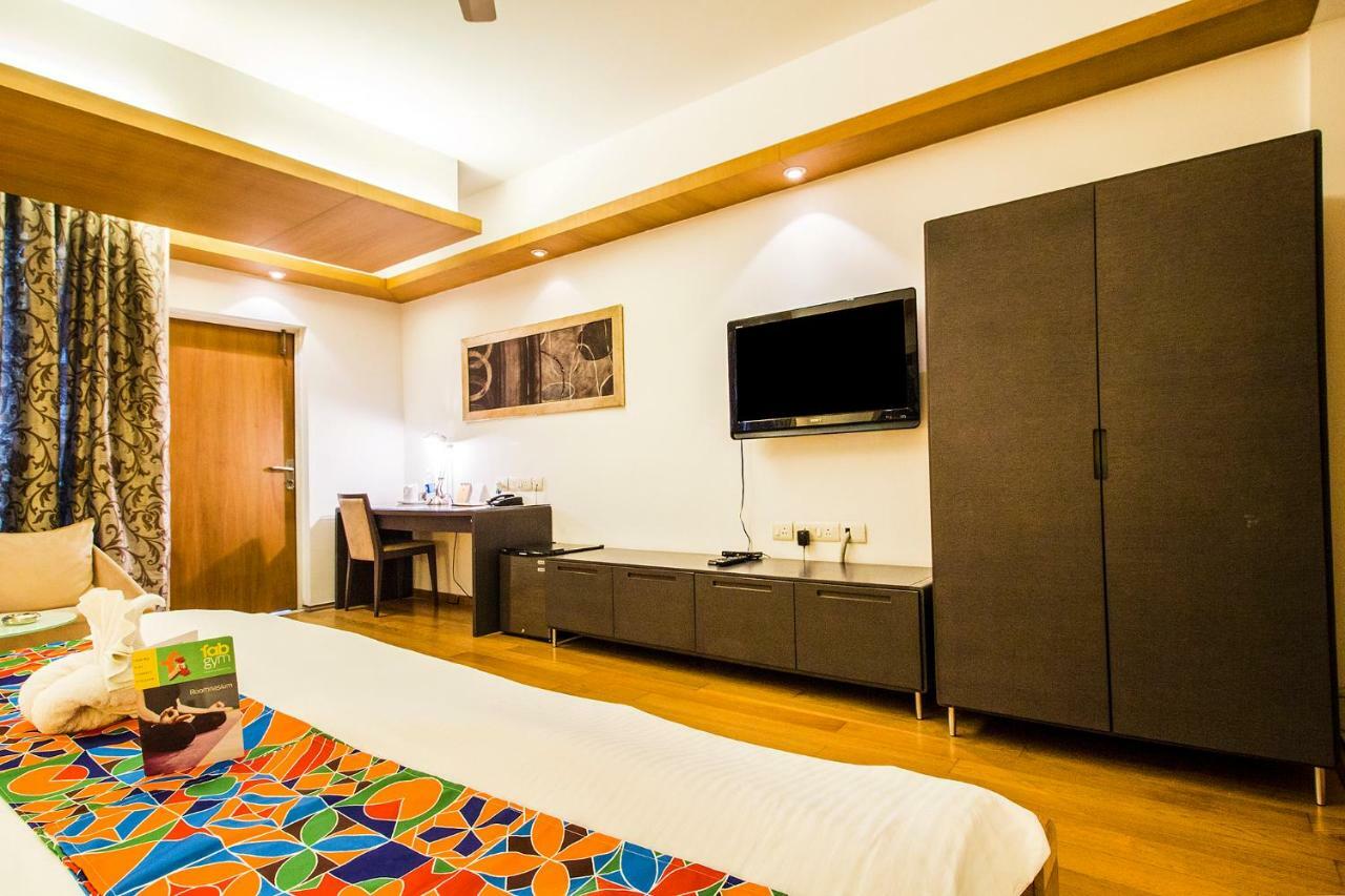 Fabhotel Raj Darbar Гургаон Экстерьер фото