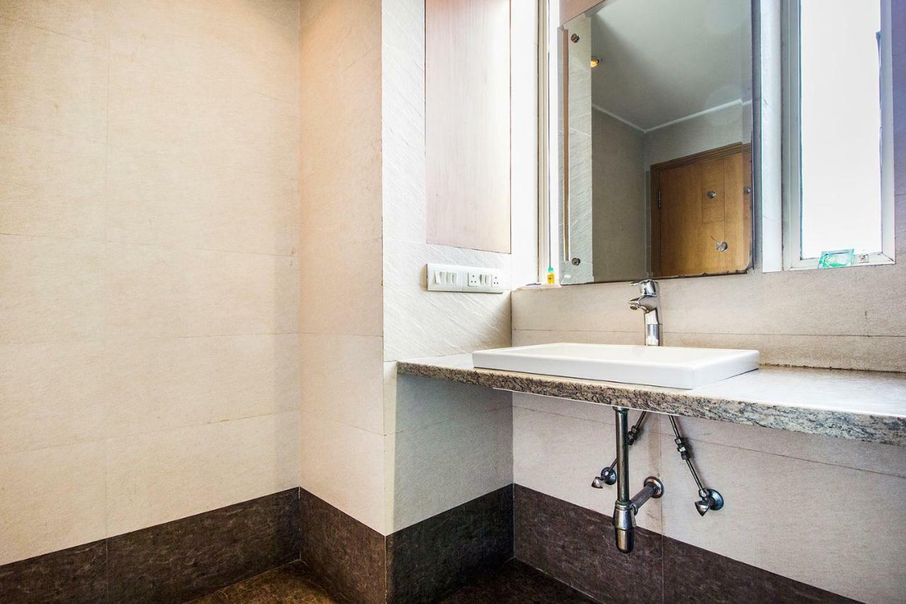 Fabhotel Raj Darbar Гургаон Экстерьер фото