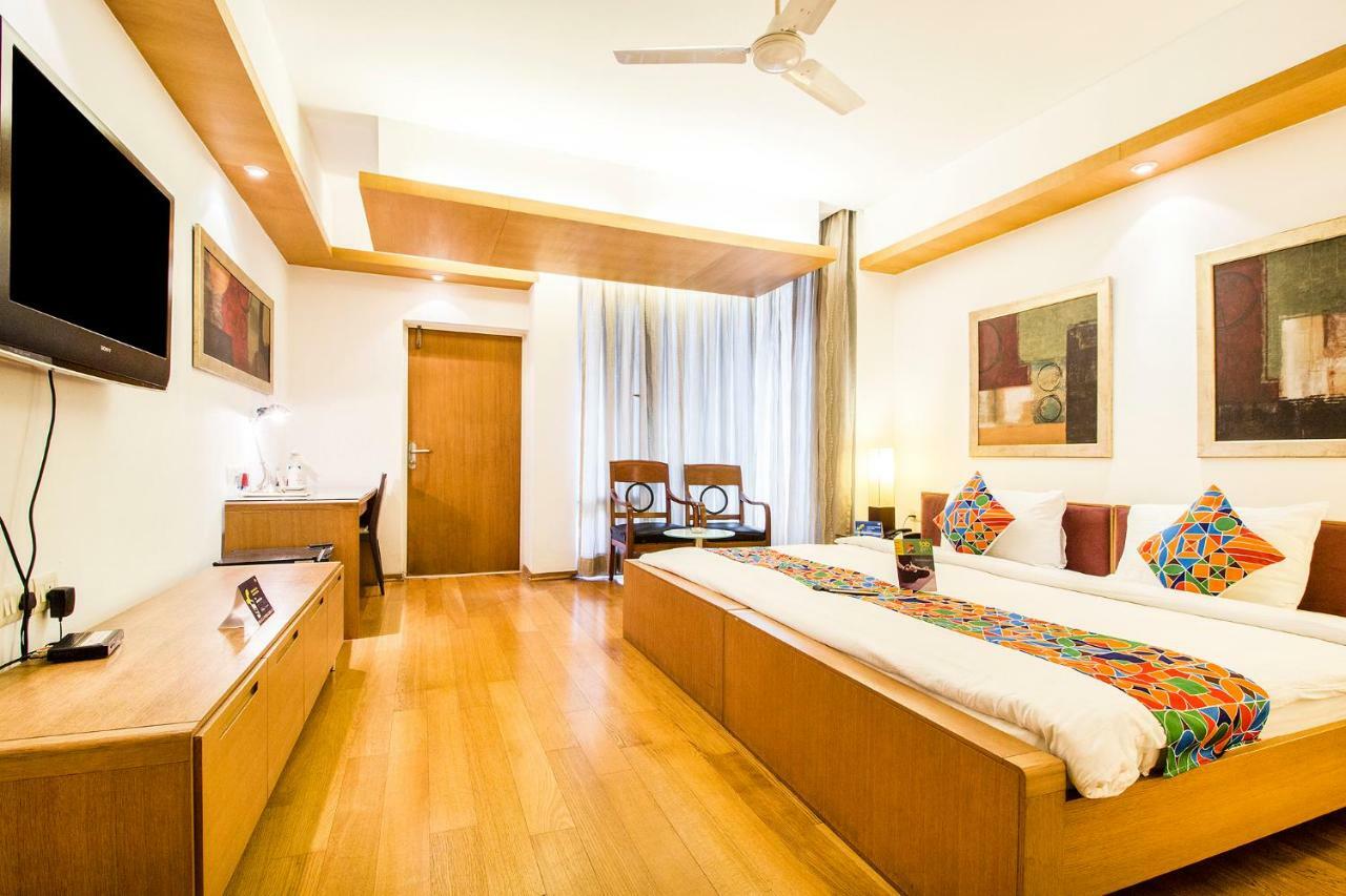 Fabhotel Raj Darbar Гургаон Экстерьер фото